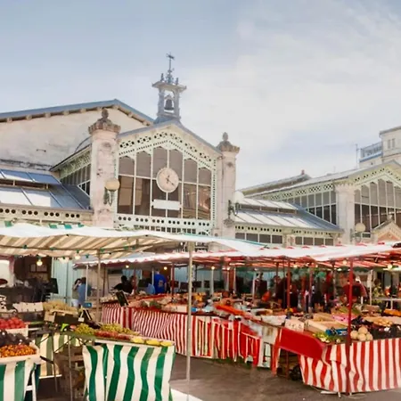 Charming Bright In The Heart Of The * La Rochelle (Charente-Maritime)