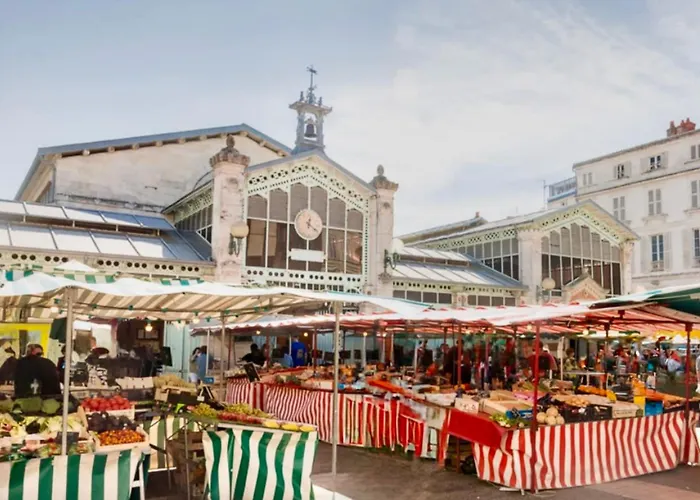 Charming Bright In The Heart Of The * La Rochelle (Charente-Maritime)